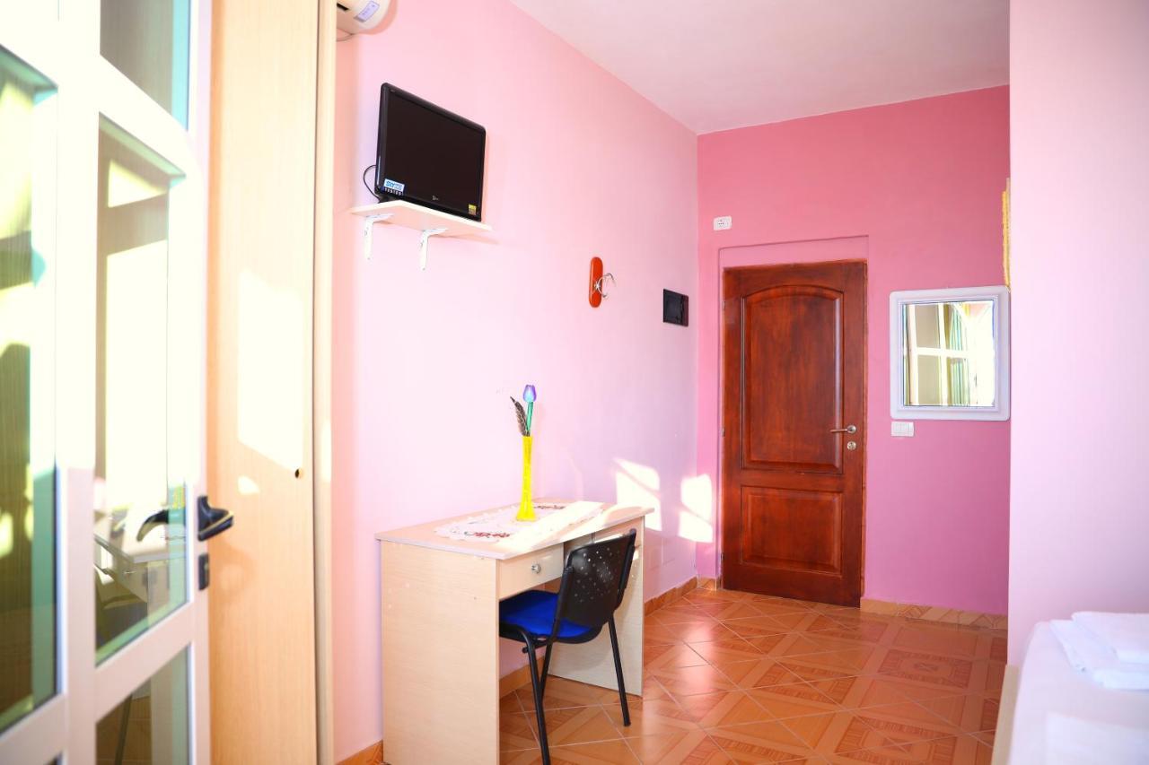 Casa Vacanze Nail Vlore Bagian luar foto