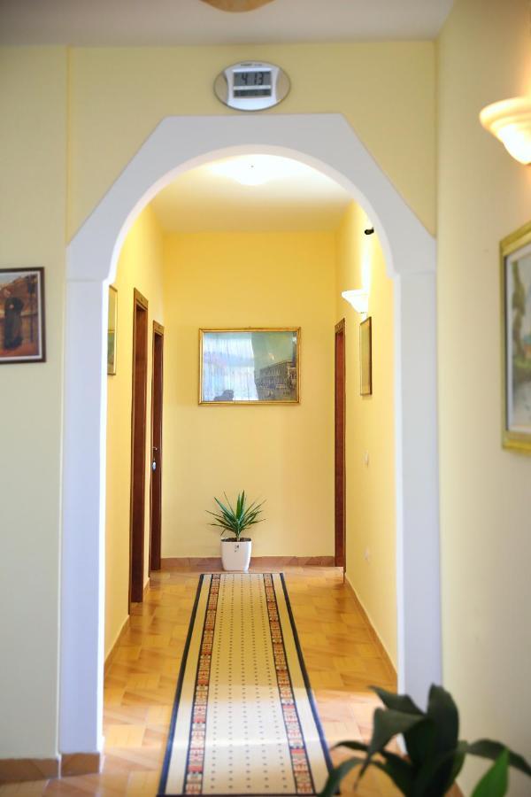 Casa Vacanze Nail Vlore Bagian luar foto