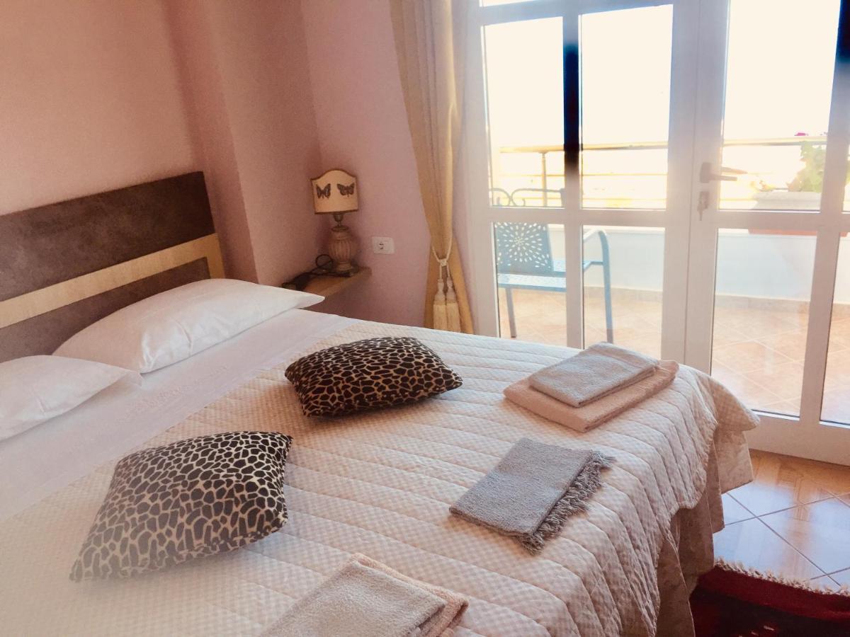 Casa Vacanze Nail Vlore Bagian luar foto